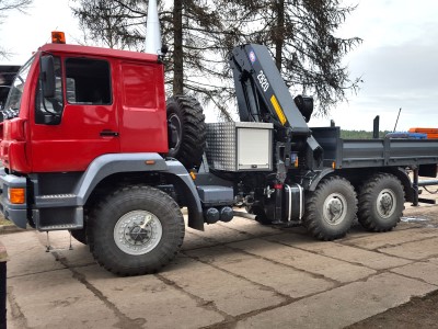 URAL z żurawiem HMF 2820